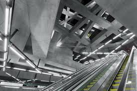 The system began operations in 1896 and is the second oldest in the world. M4 Szent Gellert Ter Sporaarchitects