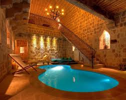 Pin By Carol Salter On Sublimes Deco D Interieur Indoor Pool Design Indoor Swimming Pool Design Small Indoor Pool