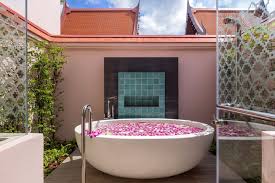 Denn ein badewannenaufsatz ist ein echter alleskönner. Hotels Mit Badewannen Unter Freiem Himmel Das Spektakularste Bad Deines Lebens