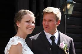 He has four world cup podiums, his best finish being second in individual sprint events (2006: Gudbrandsdolen Dagningen Pettersen Giftet Seg I Vakre Skabu