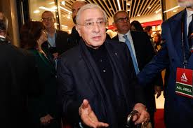 Marcello Dell'Utri sarà processato con l'accusa di non aver dichiarato 42 milioni di euro ricevuti da Silvio Berlusconi