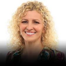 Carmen Simon's Instagram, Twitter & Facebook