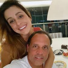 We would like to show you a description here but the site won't allow us. Apresentador Baiano Jose Eduardo Esta Com Nova Namorada