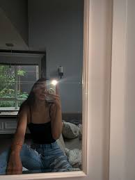Aesthetic Black And White Mirror Selfie With Flash Pin De Caitlyn Herder Em Fits Ideias Para Selfie Fotos De Garotas Tumblr Fotografia Feminina