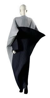 The Rosenrot For The Love Of Avant Garde Fashion Fashion Blog Featuring Niche Designers Japanese Fashion Designers Futuristic Fashion 20th Century Fashion