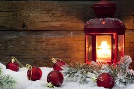 Todos, o la mayoría de nosotros, recordamos la navidad como una fecha mágica y feliz en la que nos encontramos con la familia, comemos cosas deliciosas, nos traen regalos pero también lo bien que lo pasamos jugando. Linterna De Navidad Rodeada De Bolas De Navidad Juegos Gratis Online En Epuzzle