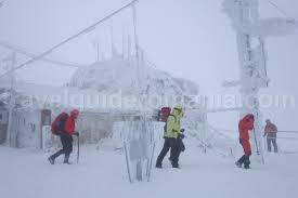 Iarna traseul este accesibil numai pana la cascada duruitoarea. Muntii Ceahlau Trekking Pe Timp De Iarna Travelguideromania