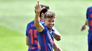 Soy marcos llorente moreno, hijo de gelu y paco, hermano de alex, y he crecido educado en torno a valores como el sacrificio, la honestidad y la constancia como caminos más rectos para ser feliz. This Has Been Llorente S Goal Elche Atletico De Madrid In Images Sports Finding