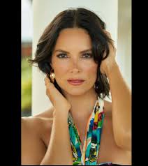 Nuevas fotos de Miss Universe 2001, Denise Marie Quiñones August