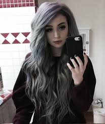 Most scene hair has bangs that are angled and ends that are cut using razors. Curly Scene Hair Explore Tumblr Posts And Blogs Tumgir