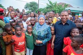 Mazungumzo hayo yamefanyika ikulu chamwino jijini. Haki Ngowi On Twitter Makamu Wa Rais Samia Suluhu Hassan Akiwa Na Mkuu Wa Mkoa Wa Simiyu Anthony Mtaka Pamoja Na Watoto Wa Mji Wa Bariadi