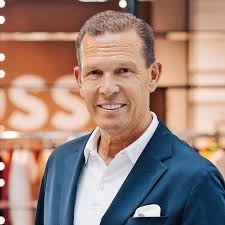 Daniel Grieder krempelt Hugo Boss um