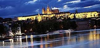 Dess huvudstad prag är byggt på stranden av floden vltava, det är en stad rik på historia, kultur och konst. Topp 10 Restauranger I Prag Tjeckien 2021