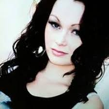 Samantha Gee's Instagram, Twitter & Facebook