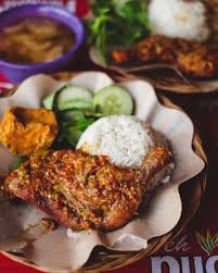 Kacah tanah (digoreng), dikisar bersama 2 sk gula; Resep Ayam Gepuk Ala Pak Gembus Yang Enak Dan Gampang Banget
