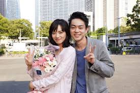 「共演時から結婚しそうだと思ってた」人気俳優と電撃婚＆出産〝雰囲気一変〟小松菜奈の姿に「知ってる顔と違う」「一気にガラッと変わって凄い」の声