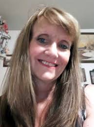 Kelly Bisbee's Instagram, Twitter & Facebook