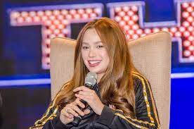 Arci muñoz recounts how she met her boyfriend, anthony ng and she reveals that he never left her arci munoz admits to the press na hiwalay na sila ng kanyang chinese businessman boyfriend na kaya mo bang balikan ang memories niyo ni ex, pero walang balikan ng feelings? Arci Munoz Confirms She S Dating Erich Gonzales Ex Boyfriend