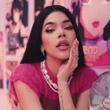 Esme Sanchez (@esme645)