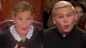 Melanie Hooper's Instagram, Twitter & Facebook