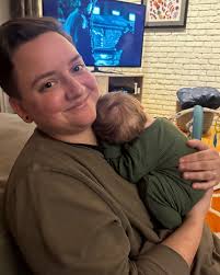 I didn't hit any major milestones in 2024, but I sure had a blast  celebrating my friends & fam 🥂 i keep joking that 2024 was my supporting  character season. i attended