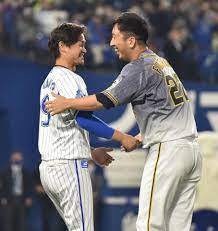 阪神 藤川が大和のホームランボールに 打たれてサインするのは初めて デイリースポーツ online ホームラン 阪神 野球選手