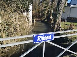 Der quall gilt als eine der ältesten bauernburgen und wurde im jahre 1155 durch kaiser friedrich barbarossa als klosterhof bestätigt. 46 Gruiten Dorf Schonheiten Dussel Flaneur