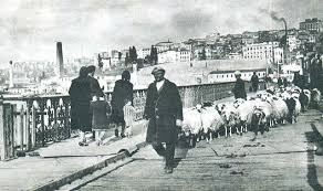 Eski Istanbul Un Sokaklari Nese Doluydu Istanbul Resimler Manzara Resimleri