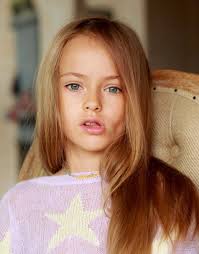 Née garçon, elle devient fille à 11 ans et est suivie par sa mère trois ans plus tard. Une Jolie Gosse De 9 Ans Met Le Feu Aux Poudres Dans Vos Tetes Francetv Info