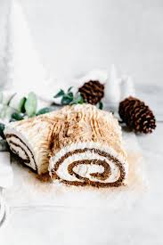 White Chocolate Gingerbread Yule Log Broma Bakery Recipe Best Christmas Desserts Yule Log Recipe Christmas Dessert Gingerbread