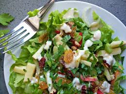 Salade Waldorf Aux Aromes Du Quebec Un Ecureuil Dans Ma Cuisine Salade Waldorf Recette Salade Verte Salade
