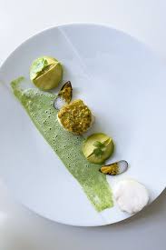 Le Restaurant Lucas Carton Rejoint La Famille Des Relais Chateaux Venez Decouvrir Cette Cuisine Unique Au 9 Plac Cuisine Gastronomique Gastronomie Cuisine