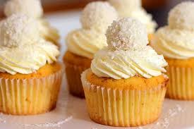 Raffaello Cupcakes Von Bakeclub Official Chefkoch Rezept Raffaello Cupcakes Cupcakes Cupcakes Backen