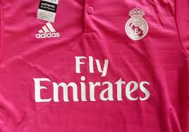 Real madrid trikots im angebot große auswahl top marken viele bezahlmöglichkeiten real madrid trikots jetzt bestellen! Signiertes Real Madrid Trikot Von Weltfussballer Cristiano Ronaldo