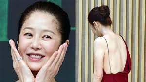 Kang Bo-ram, a model from the dance sports national standing army, led the  FC Choi Jin-chul team to ..