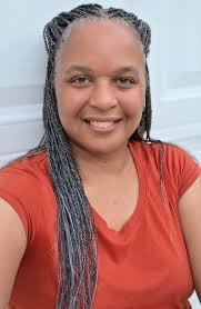 Hair stylist for salt and pepper color