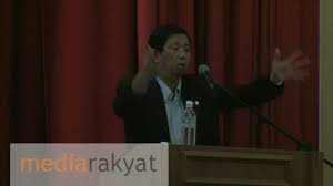 前外交官约阿德南（yeop adlan che rose）今日正式加入行动党。行动党国会领袖林吉祥对此形容他犹如回家，因为约阿德南的父亲池罗斯（che rose abdullah）早在43年前（1974年），就曾代表行动党在的霹雳州亚罗邦苏（alor. Blogckchew Stand Up Be Counted Page 75