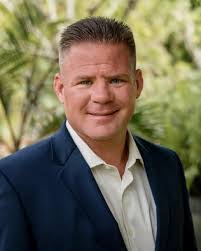 Elton Harding's Instagram, Twitter & Facebook