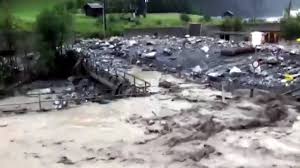 Ongekend zware regenval maakte van een beek een ook elders in het noorden van oostenrijk komen meldingen binnen van noodweer. Hevige Modderstromen Door Noodweer In Tirol Nos
