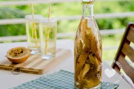Guarapo De Jagua Natural Refreshing Fermented Genipa Juice Recipe Recipe Juicing Recipes Fermentation Fermented Drink