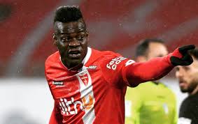 Monza chief executive adriano galliani, who worked with balotelli during his spell at ac milan, revealed on saturday that a deal had been agreed with the italy international and the move was. Secondo Posto Al Monza 1 0 Contro Il Chievo Gol Di Balotelli