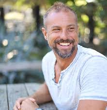 Daryl Schwartz's Instagram, Twitter & Facebook