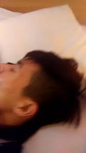 直男帅哥睡覺被玩弄*1 - ThisVid.com