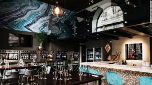 Kclub đóng cửa rồi bà áo xanh nói với thằng em áo vàng ngay chổ đèn xanh đèn đỏ. Luxury Bars In Budapest The Finest Places To Go Cnn Travel