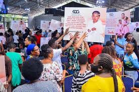 Israella bushiri heals a lady. Hjl1evzb6vwtm