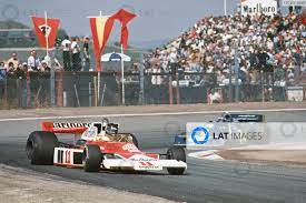 Hunt apparently screamed at mclaren when he got out of the car, thinking they'd screwed his strategy and lost him the title. Jarama Spain 2nd May 1976 James Hunt Mclaren M23 Ford 1st Position Leads Patrick Depailler Tyrrell P34 Ford Retired With Brake Problems Action World Copyright Lat Photographic Ref 76 Esp 43 1976 Spanish
