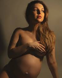 Sammi Hanratty Nude and Pregnant! - The Nip Slip