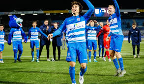 Hiroki sakai* (urawa red diamonds), yuta nakayama (pec zwolle), ko itakura (groningen), maya yoshida* (sampdoria), reo hatate (kawasaki frontale), takehiro tomiyasu (bologna), daiki. Yuta Nakayama Op Weg Naar Tokyo