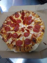 This Pizza That Looks Somewhat Like The Millennium Falcon Food Pizza Pepperoni