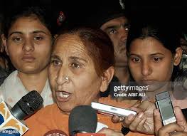Dalbir Kaur, sister of Indian prisoner held in Pakistan, Sarabjit... News  Photo